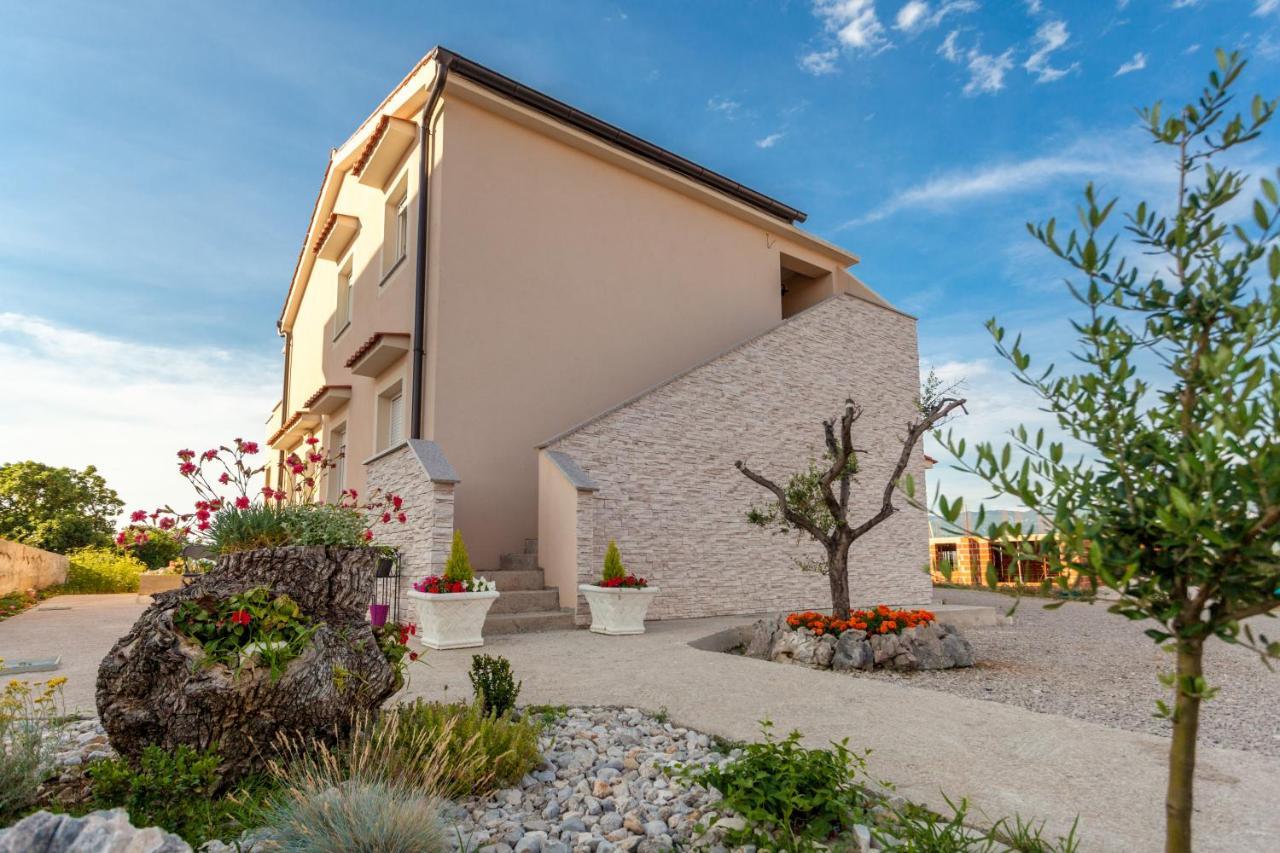 Apartments Didi Омишаль Екстер'єр фото