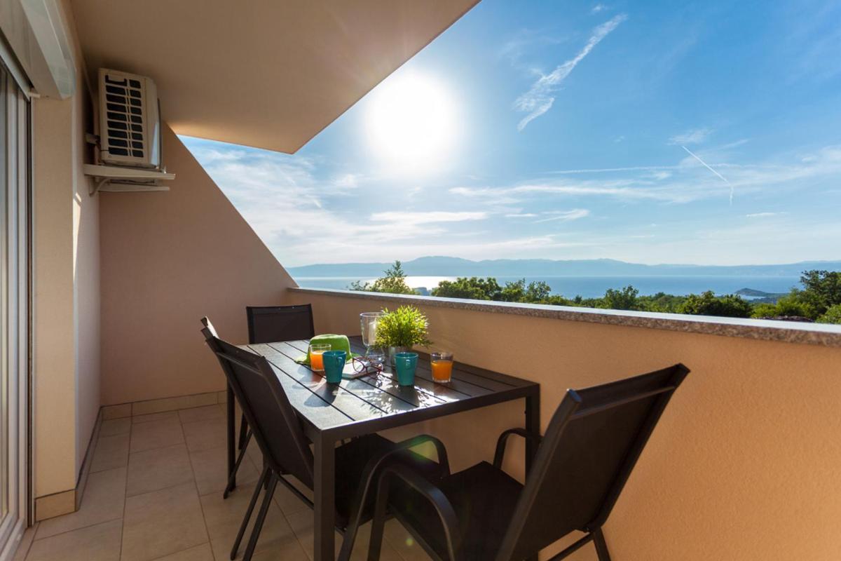 Apartments Didi Омишаль Екстер'єр фото